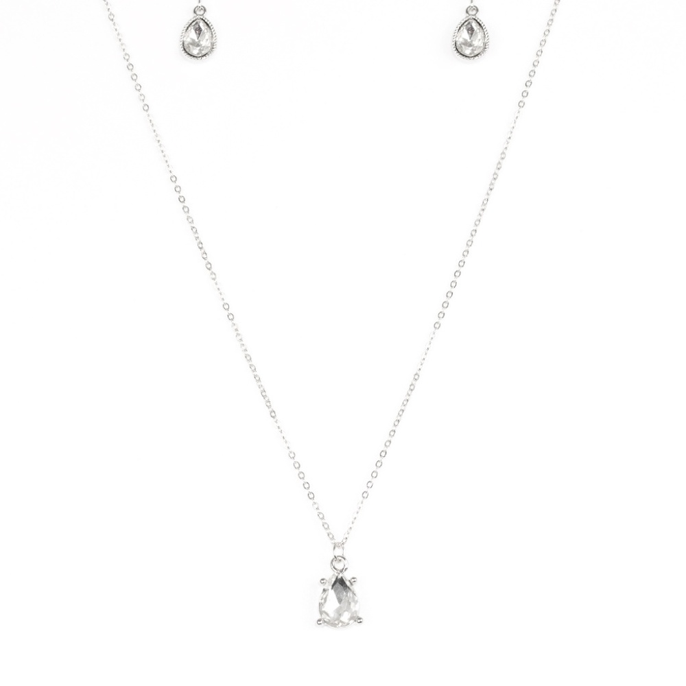 Classy Classicist - Paparazzi Necklace